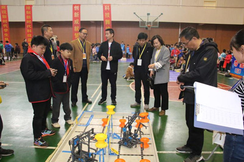 第六届新乡市青少年机器人竞赛成功举办