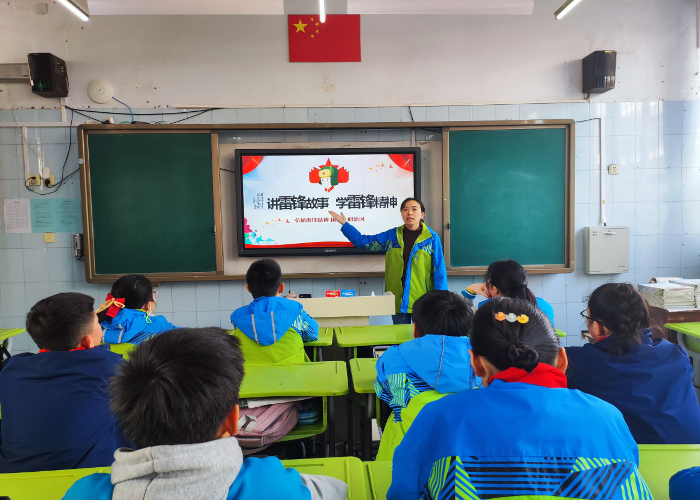 三月春风处处暖 雷锋精神代代传