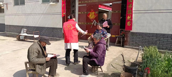 封丘县荆宫乡科协开展小麦赤霉病防治 科普活动