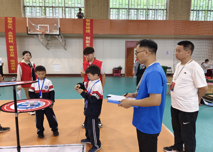 关于举办第十二届 新乡市青少年机器人竞赛的通知